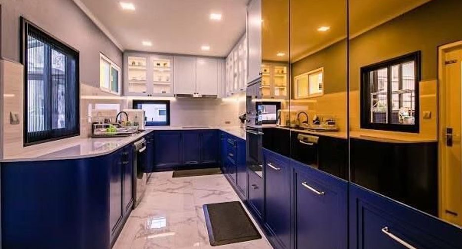 For sale 4 bedrooms house in Bang Bua Thong, Nonthaburi