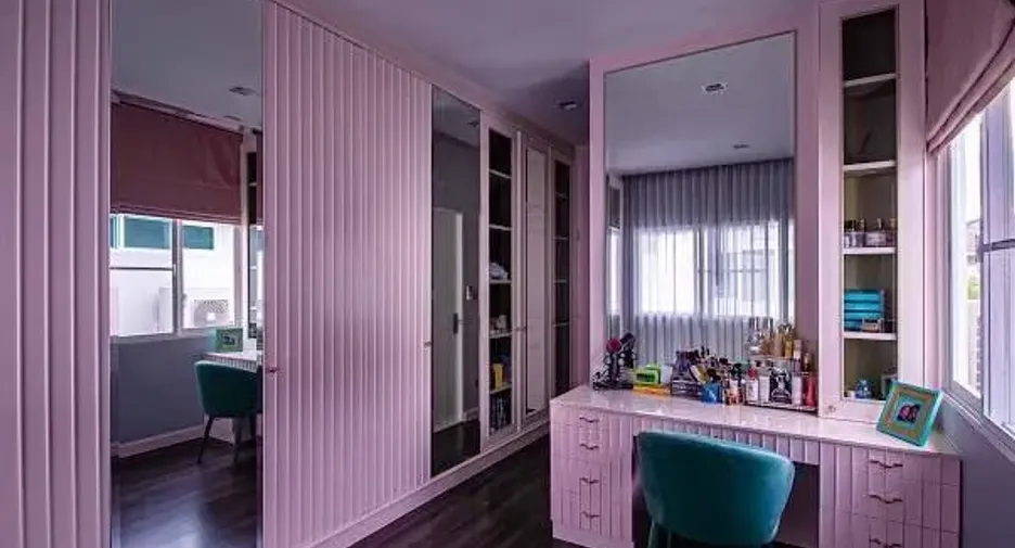 Casa en venta de 4 habitaciones en Bang Bua Thong, Nonthaburi