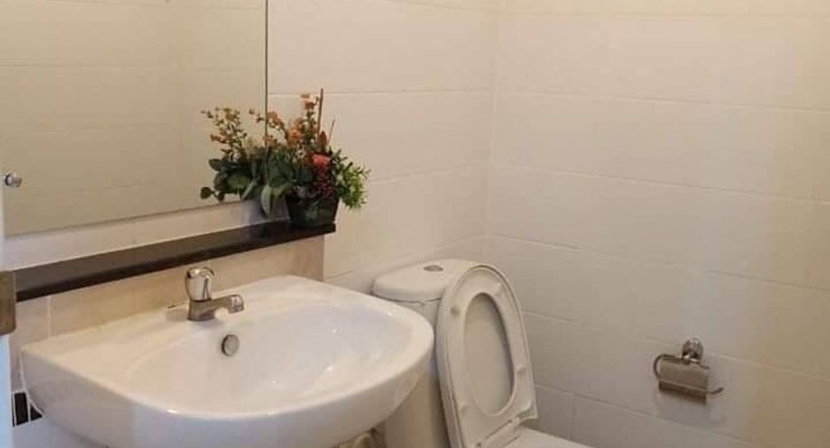 For rent 3 bedrooms townhouse in Pak Kret, Nonthaburi
