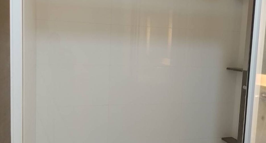 À vendre 1 chambre condo à Huai Khwang, Bangkok