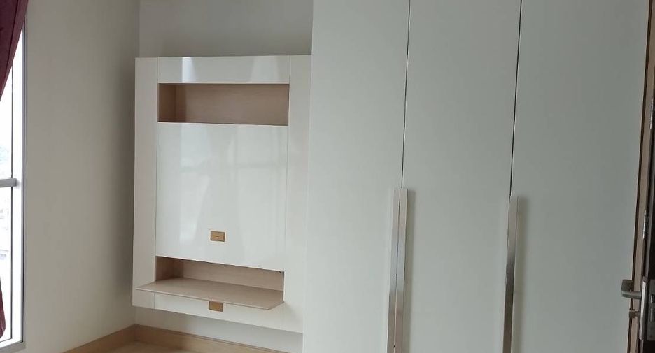 À vendre 1 chambre condo à Huai Khwang, Bangkok