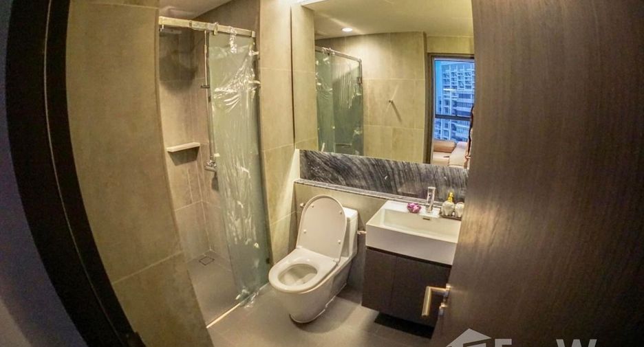 For sale 1 bed condo in Khlong Toei, Bangkok