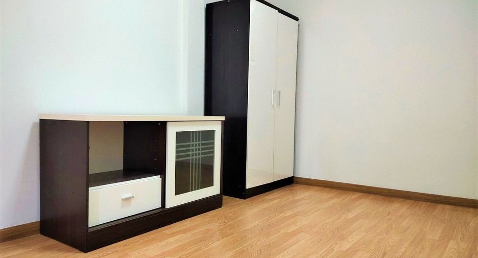 For sale 4 bedrooms townhouse in Pak Kret, Nonthaburi