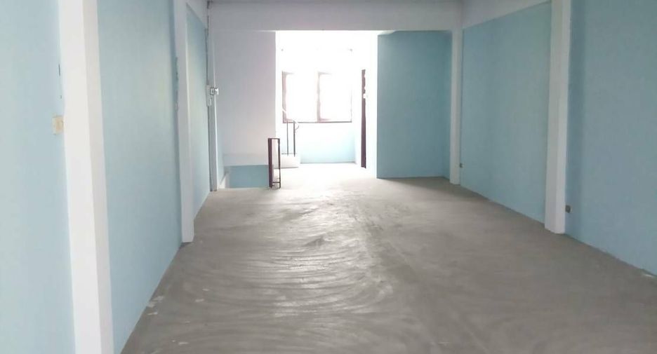 For sale 4 bedrooms townhouse in Mueang Nonthaburi, Nonthaburi