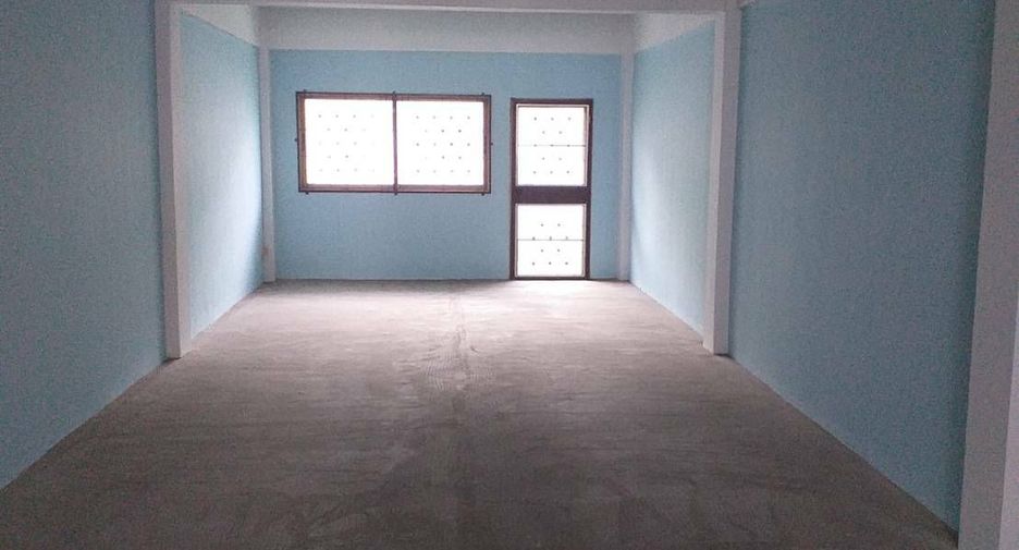 For sale 4 bedrooms townhouse in Mueang Nonthaburi, Nonthaburi