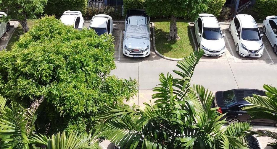 For sale 4 bedrooms townhouse in Mueang Nonthaburi, Nonthaburi