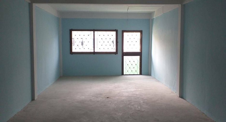 For sale 4 bedrooms townhouse in Mueang Nonthaburi, Nonthaburi
