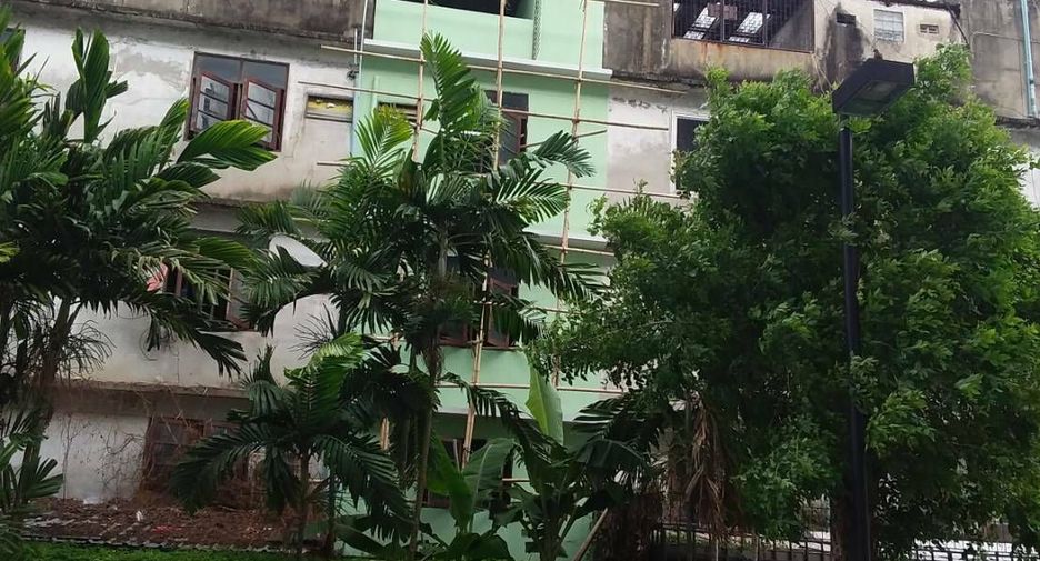 For sale 4 bedrooms townhouse in Mueang Nonthaburi, Nonthaburi