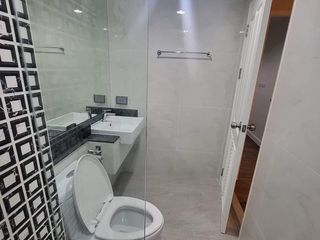 Продажа 1 кровать кондо в Дин Даенг, Бангкок