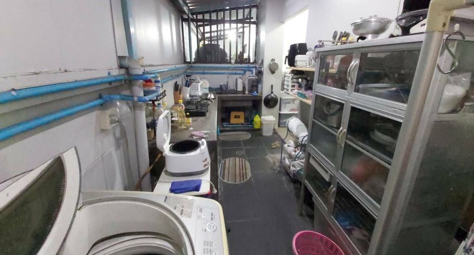 Продажа 3 спальни таунхаус в Bang Bua Thong, Нонтабури