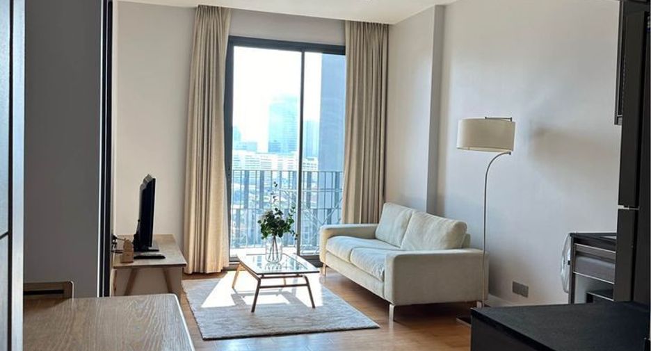 For sale 1 bed condo in Khlong Toei, Bangkok