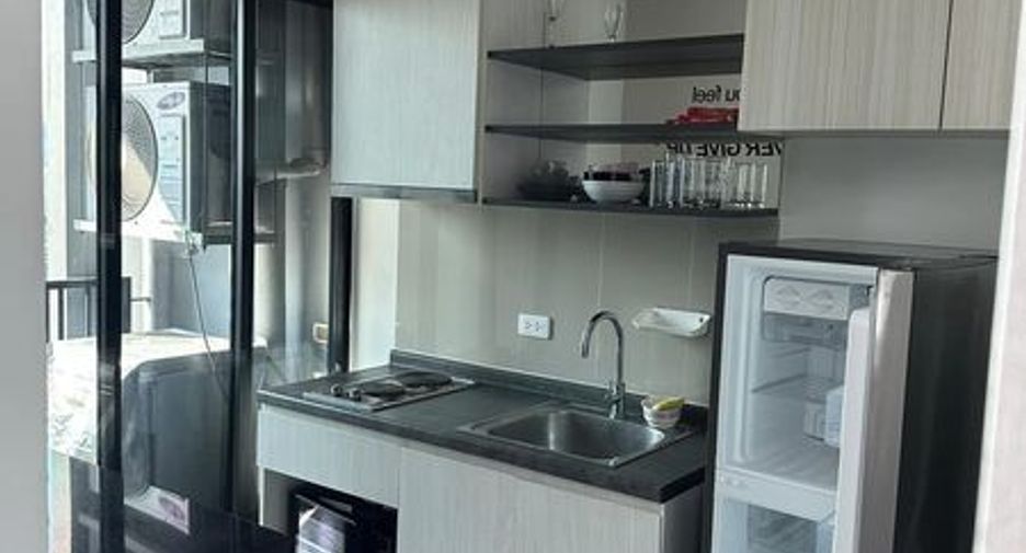 For sale 1 bed condo in Watthana, Bangkok