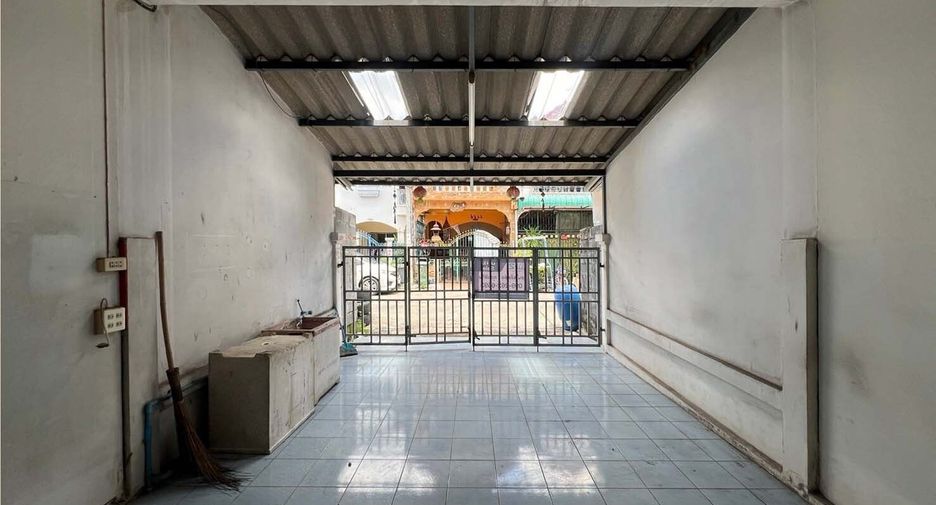 For sale 2 bedrooms townhouse in Thanyaburi, Pathum Thani