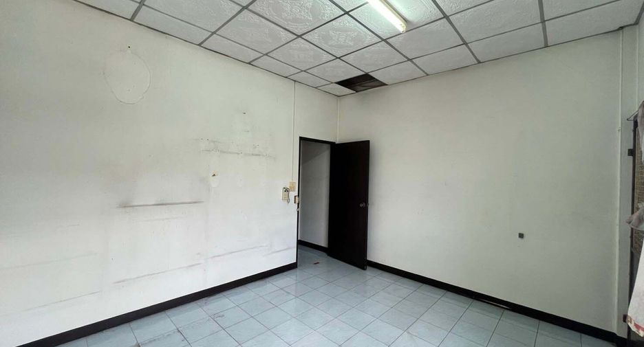 For sale 2 bedrooms townhouse in Thanyaburi, Pathum Thani