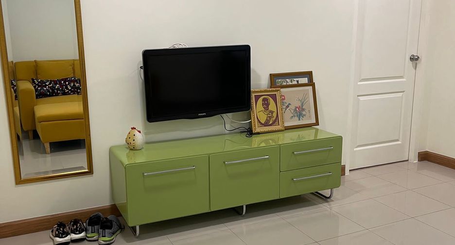 For sale 1 bed condo in Phra Khanong, Bangkok