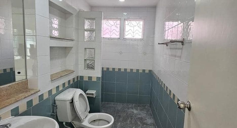 出售 3 卧室 独立屋 在 Phutthamonthon, Nakhon Pathom