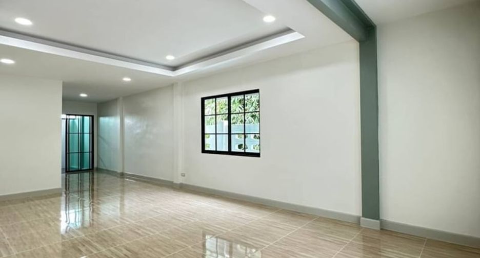 For sale 2 bedrooms townhouse in Lat Lum Kaeo, Pathum Thani