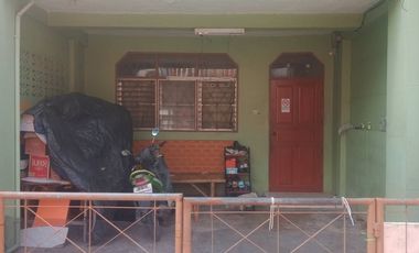 Casa adosada en venta de 2 habitaciones en Bang Kruai, Nonthaburi
