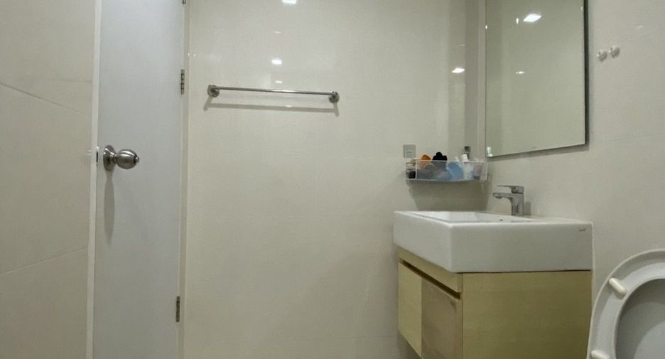出售 1 卧室 公寓 在 Huai Khwang, 曼谷