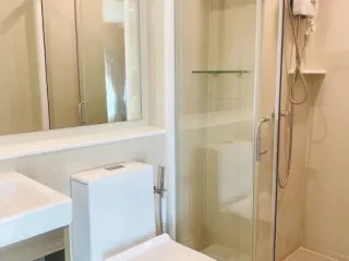 出售 1 卧室 公寓 在 Din Daeng, 曼谷