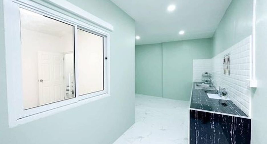 For sale 4 bedrooms townhouse in Bang Yai, Nonthaburi