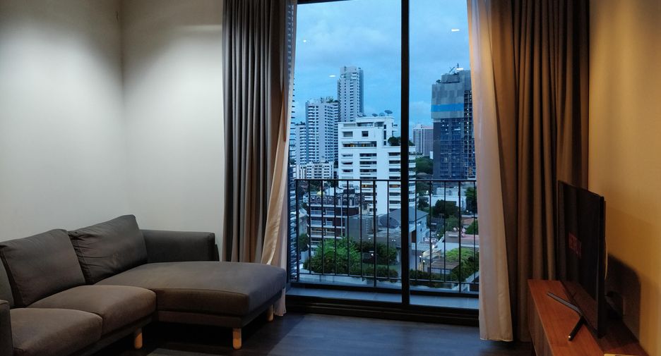 For sale 1 bed condo in Khlong Toei, Bangkok