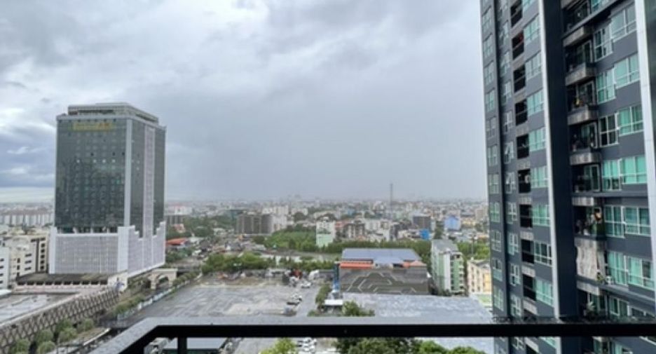 For sale 2 bedrooms condo in Huai Khwang, Bangkok