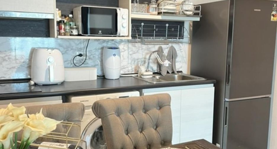 For sale 2 bedrooms condo in Huai Khwang, Bangkok