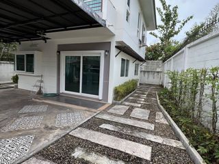 For sale 3 bedrooms house in Mueang Surat Thani, Surat Thani