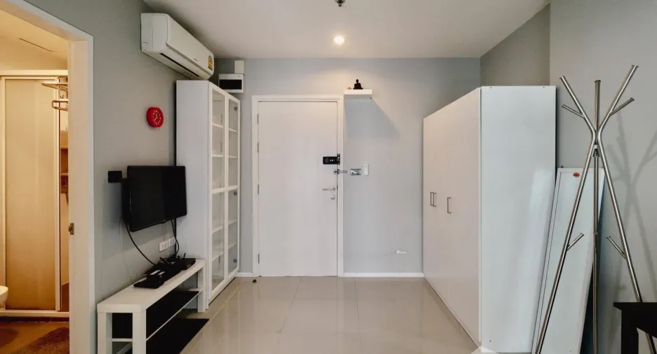 For sale 1 bed condo in Khlong Toei, Bangkok