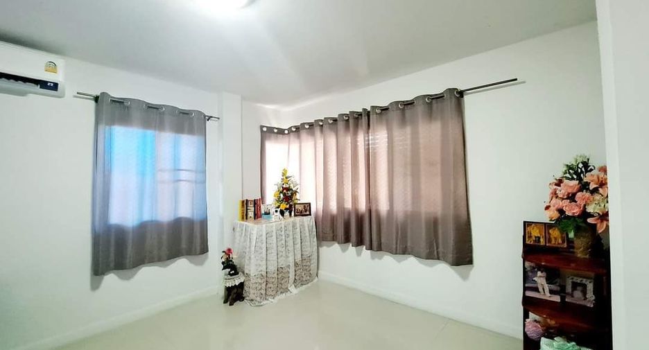 For sale 3 bedrooms house in Mueang Lop Buri, Lopburi
