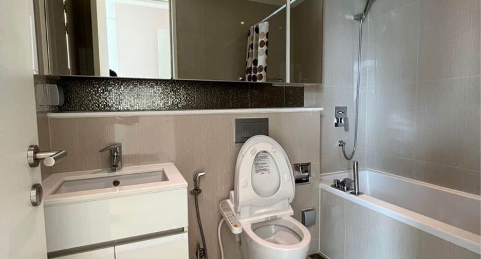 For sale 2 bedrooms condo in Watthana, Bangkok