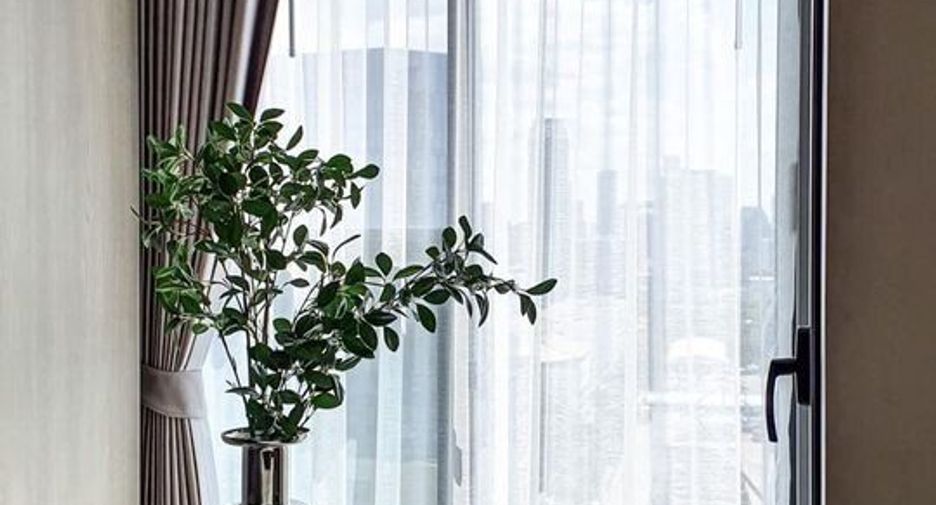 For sale 1 bed condo in Khlong Toei, Bangkok