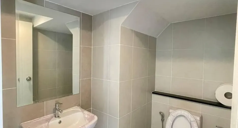 For rent 3 bedrooms townhouse in Mueang Pathum Thani, Pathum Thani