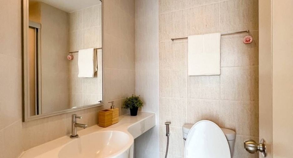 For sale 1 bed condo in Mueang Samut Prakan, Samut Prakan