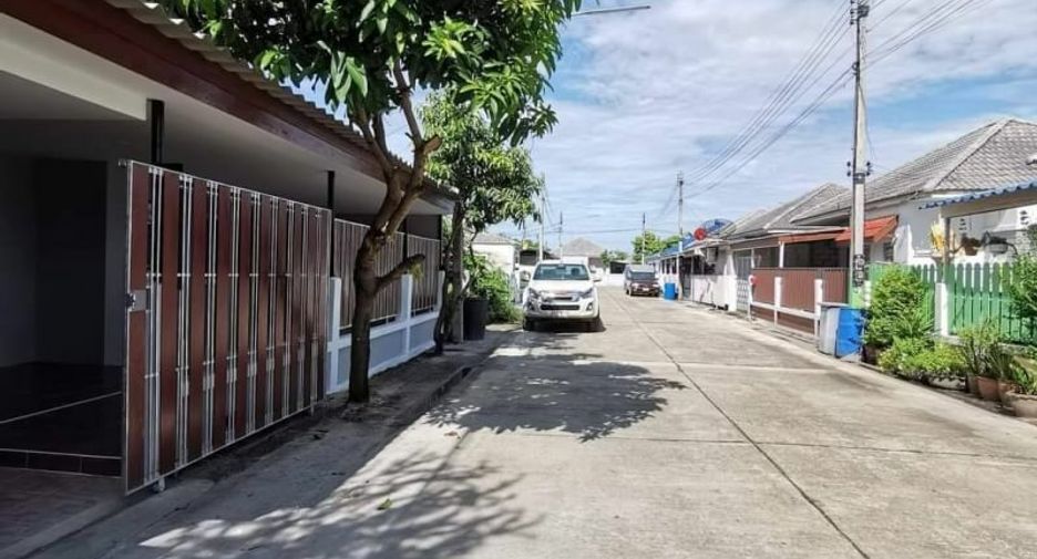 À vendre 2 chambres maison de ville à Lat Lum Kaeo, Pathum Thani