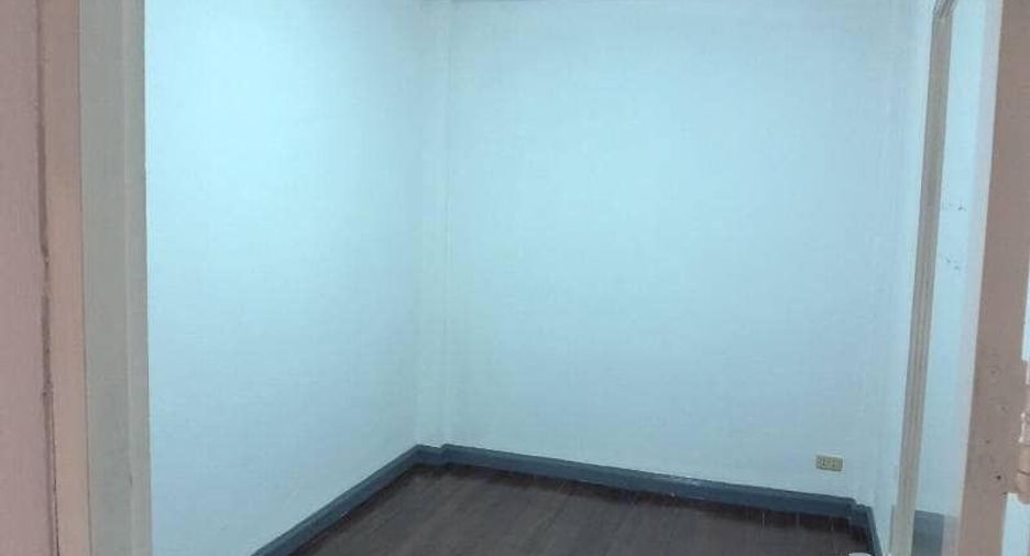 Аренда 4 спальни таунхаус в Mueang Nonthaburi, Нонтабури