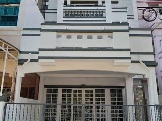 出租 4 卧室 联排别墅 在 Mueang Nonthaburi, Nonthaburi