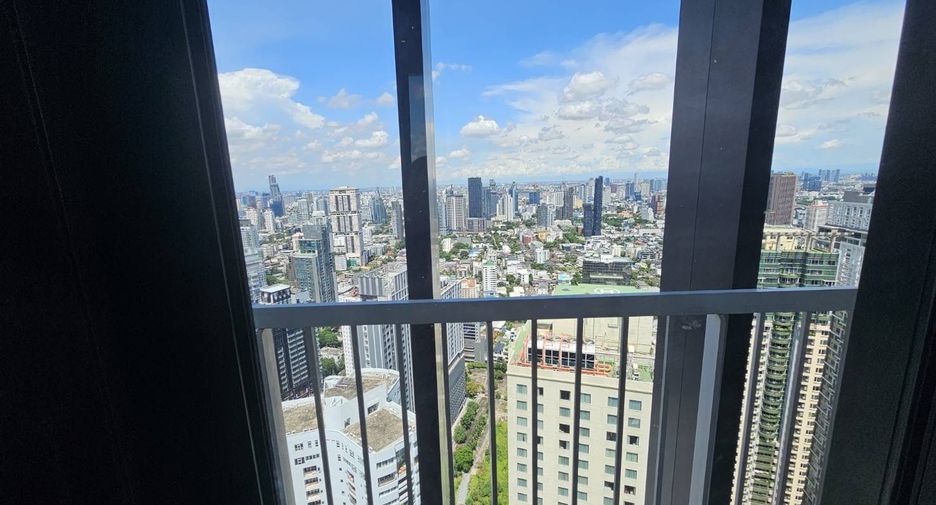 For sale 2 bedrooms condo in Khlong Toei, Bangkok
