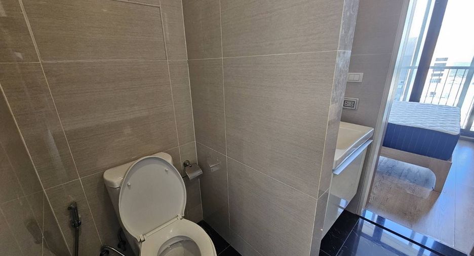 For sale 2 bedrooms condo in Khlong Toei, Bangkok