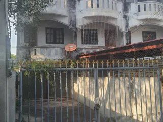 出售 4 卧室 独立屋 在 Mueang Lop Buri, Lop Buri