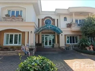 For sale 4 bedrooms house in Mueang Nakhon Ratchasima, Nakhon Ratchasima