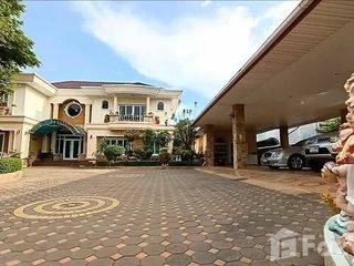 For sale 4 bedrooms house in Mueang Nakhon Ratchasima, Nakhon Ratchasima