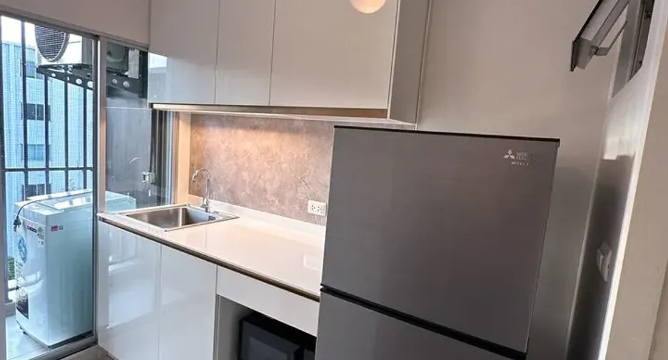For sale 1 bed condo in Mueang Samut Prakan, Samut Prakan