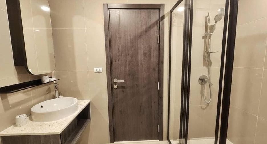 For sale 1 bed condo in Huai Khwang, Bangkok