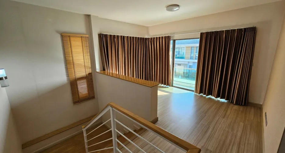 For sale 4 bedrooms house in Mueang Nonthaburi, Nonthaburi