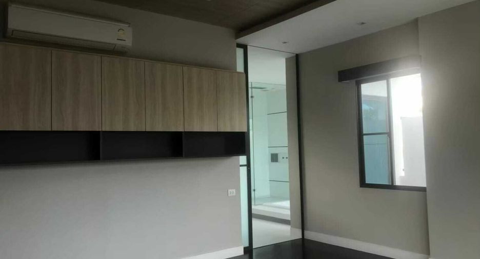 Casa en venta de 4 habitaciones en Mueang Nonthaburi, Nonthaburi