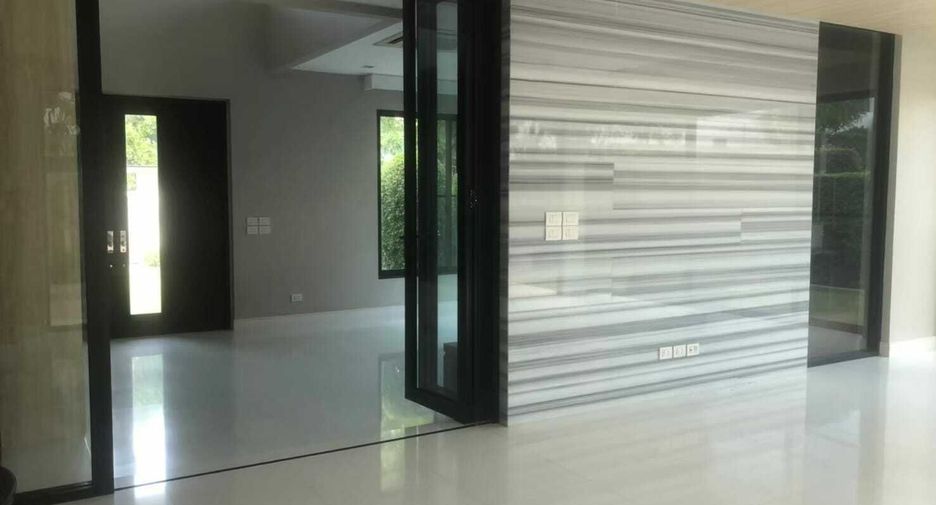 Casa en venta de 4 habitaciones en Mueang Nonthaburi, Nonthaburi