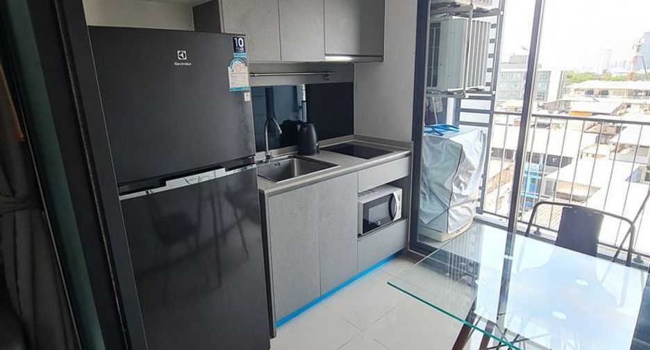 Condo en venta y en alquiler de 1 habitaciones en Phra Khanong, Bangkok