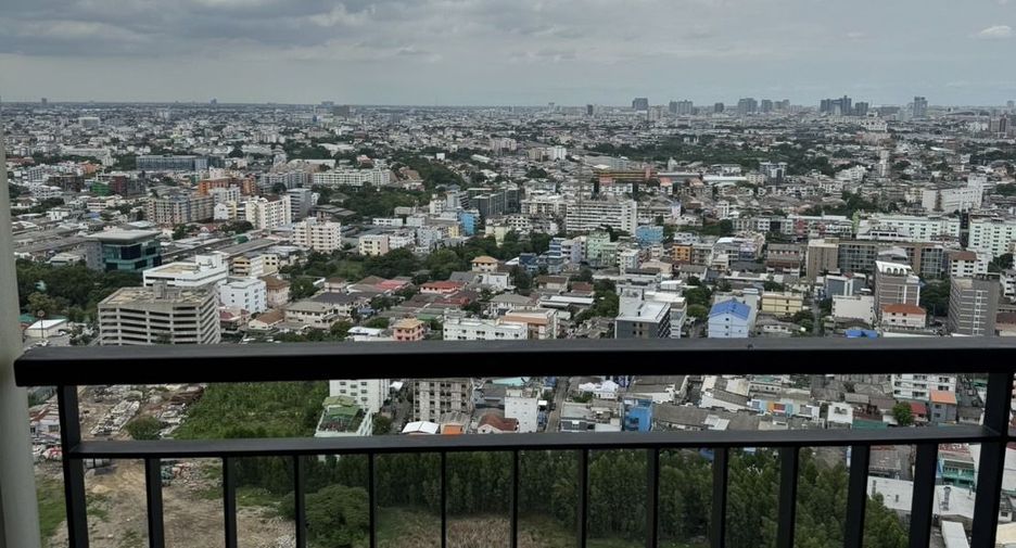 For sale 2 bedrooms condo in Huai Khwang, Bangkok